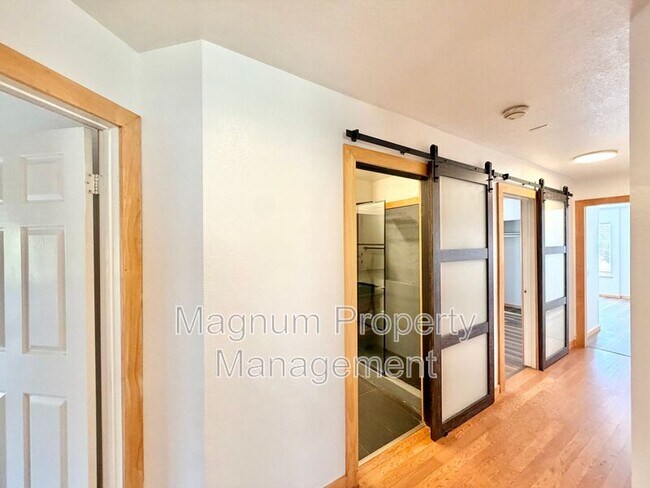 Building Photo - 22988 Joaquin Ridge Dr