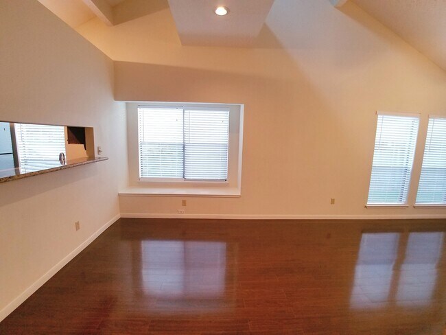 Building Photo - 2111 Echo Ridge