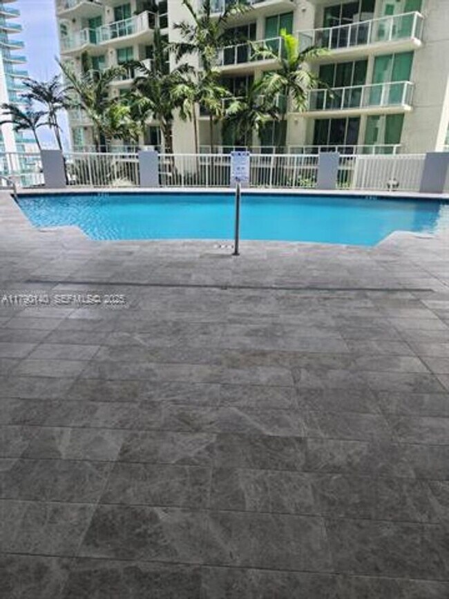 Building Photo - 170 SE 14th St