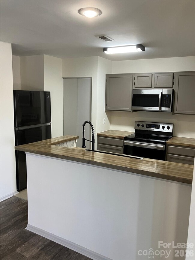 Building Photo - 18809 Vineyard Point Ln