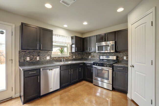 Building Photo - 4616 Inicio Ln