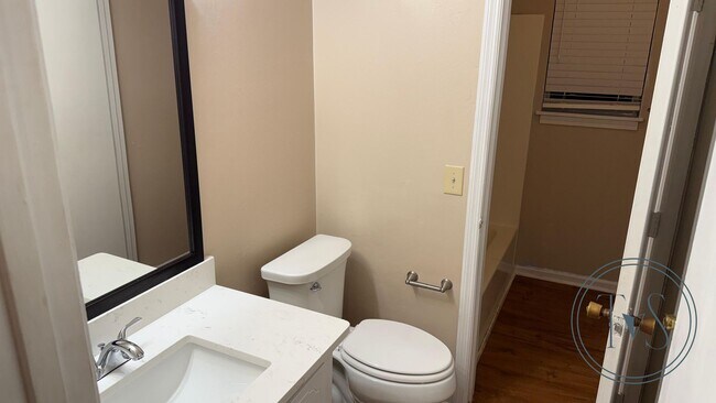 Building Photo - WINTER MOVE-IN SPECIAL: 50% OFF 1ST FULL MONTH'S RENT!**