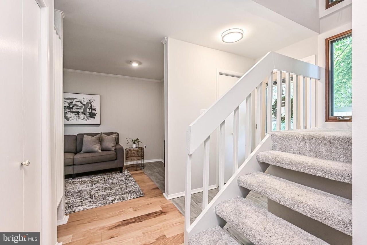 Building Photo - 5621 9th Rd N