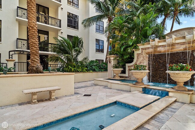 Building Photo - 801 S Olive Ave