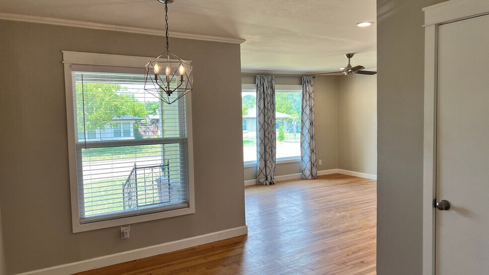 Building Photo - 5432 Purington Ave