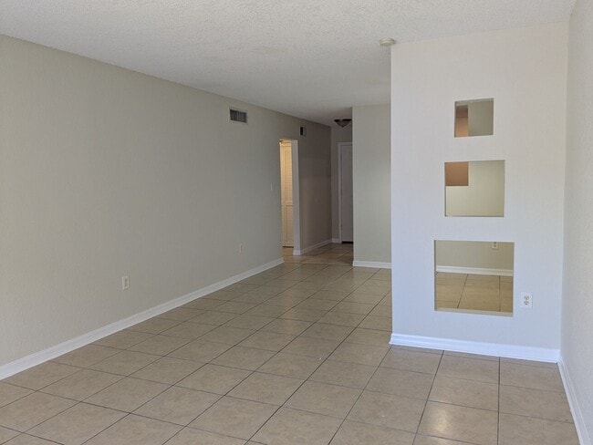 Building Photo - First Floor 1 Bedroom, 1 Bathroom Condo in Metro at Michigan Park