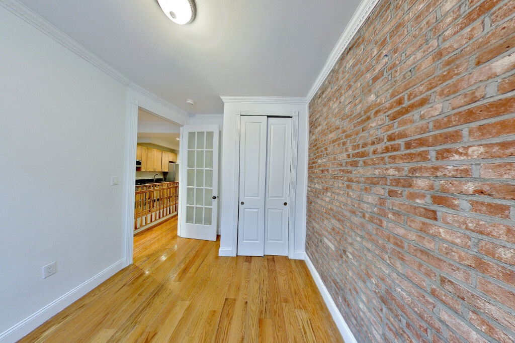 Building Photo - 338 E 100th St