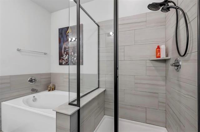 Building Photo - 7600 Gangway Dr