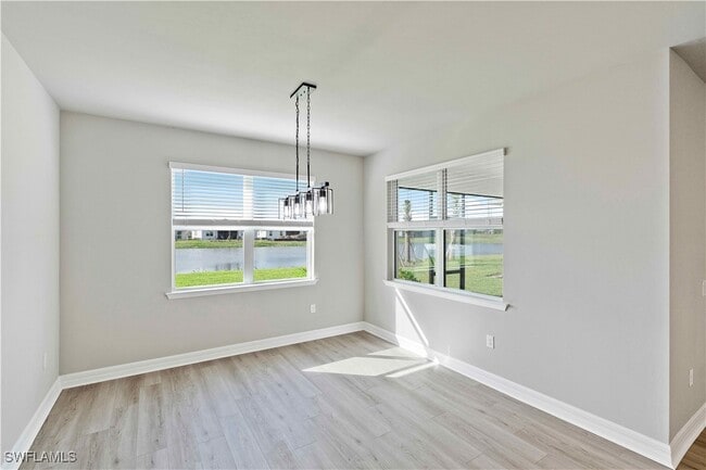 Building Photo - 16420 Seven Lks Ave