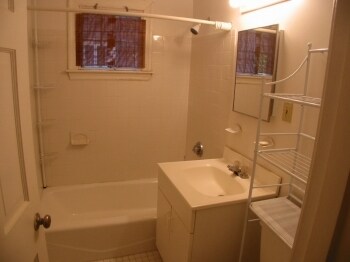 Building Photo - 4 Garden Ct