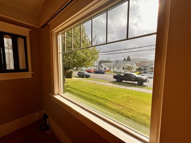 Building Photo - 1416