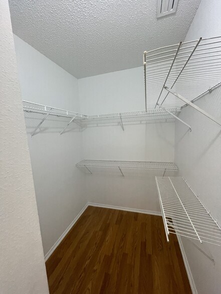 Building Photo - 554 Lake Cypress Cir