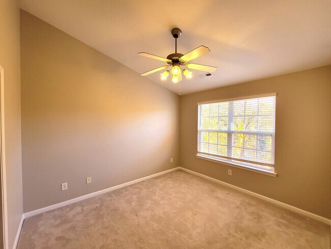 Building Photo - Lovely, Move in Ready 2 Bedroom in Stallings/Matthews