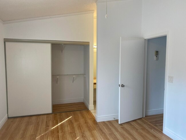 Building Photo - 3961 Cocoplum Cir