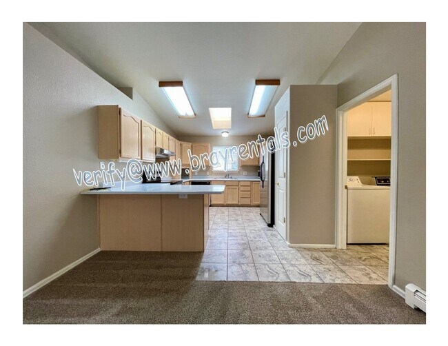 Building Photo - 3 Burgundy Ct