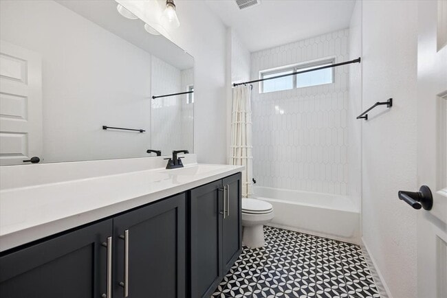 Building Photo - 8112 Skytex St