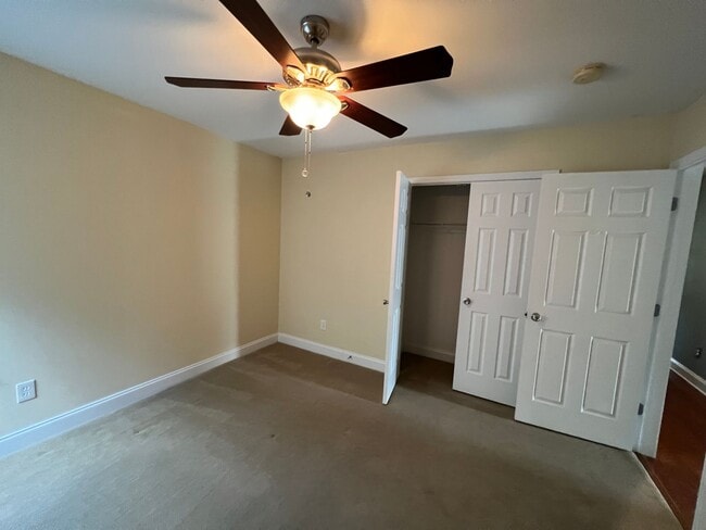 Building Photo - Upscale 3 to 4 BR home in The Willows at Leland. Two car garage, community pool!