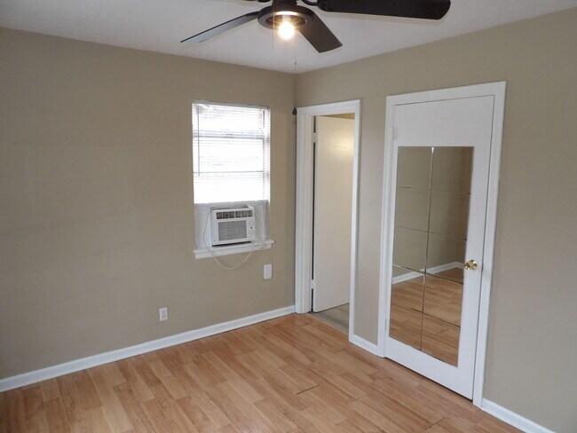 Building Photo - 720 Woodland Ave