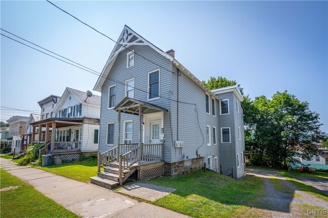 Building Photo - 73 Loomis St