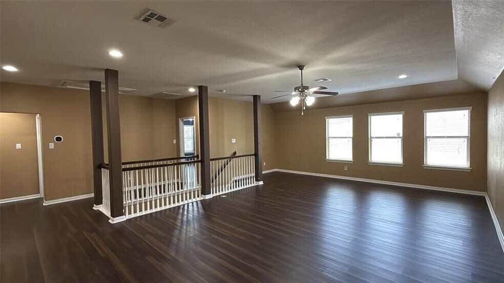 Building Photo - 1032 Dyer Creek Pl