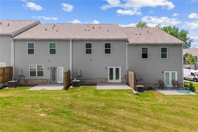 Building Photo - 3341 Greyton Dr