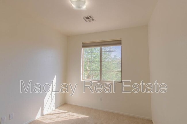 Building Photo - 16828 S Blue Ct