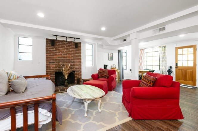 Beautiful garden apartment with great landlords - 806 Potter Ln