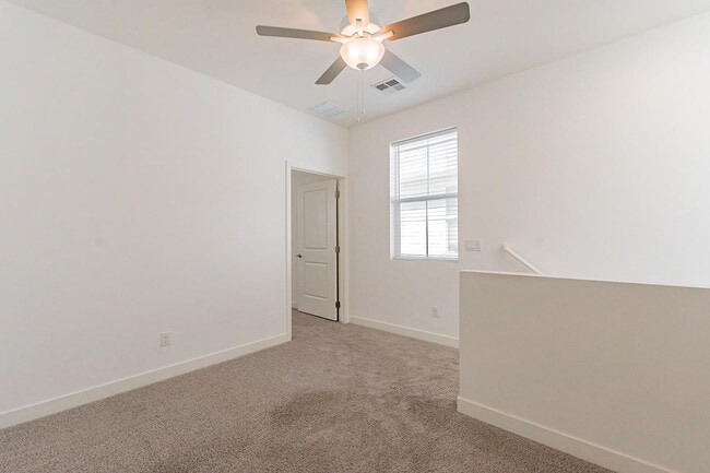 Building Photo - 5538 S Dillon