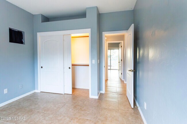 Building Photo - 414 Bury Ct