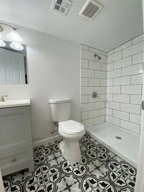 Building Photo - 2533 S Olivia Ave