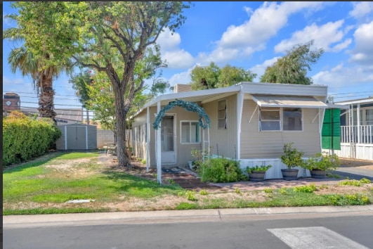 Building Photo - 336 E Alluvial Ave