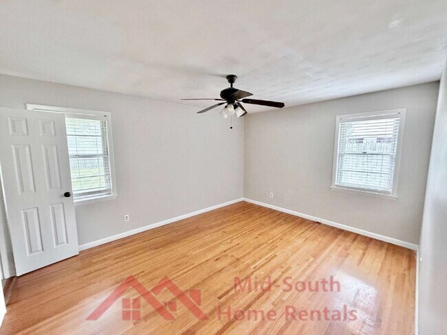 Building Photo - 3831 Hermitage Dr