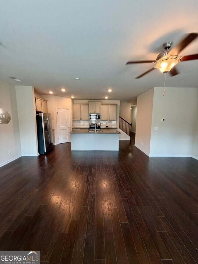 Building Photo - 7091 Gladstone Cir