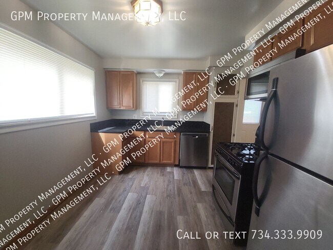 Building Photo - 4967 McKinley St