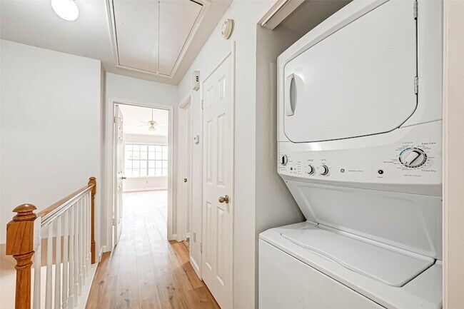 Building Photo - 2930 Grants Lake Blvd