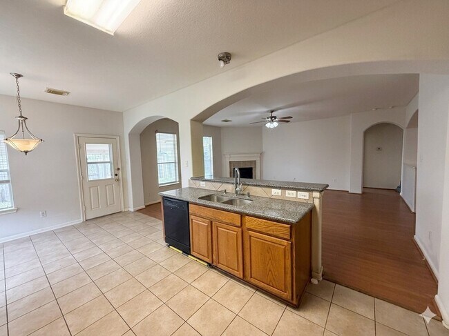 Building Photo - 4123 Applecreek Bend Dr