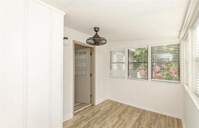 Building Photo - 730 Franklin Gateway SE