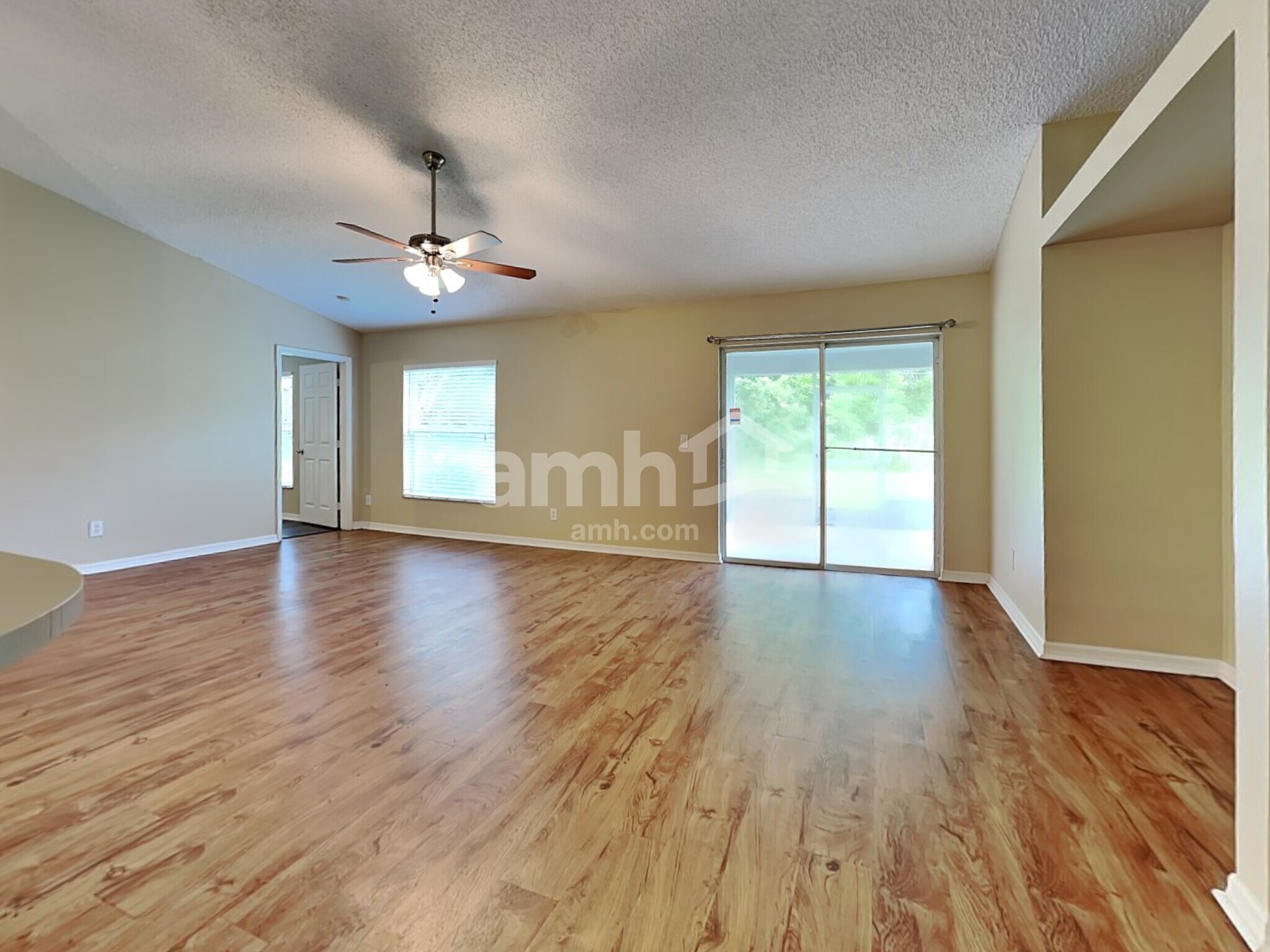 Building Photo - 2326 SE Shelter Dr