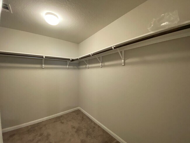 Building Photo - Voss Farms / Fridge Included / Separate Di...