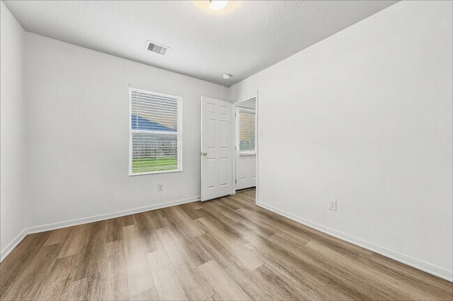 Building Photo - 16818 Blackberry Lily Ln