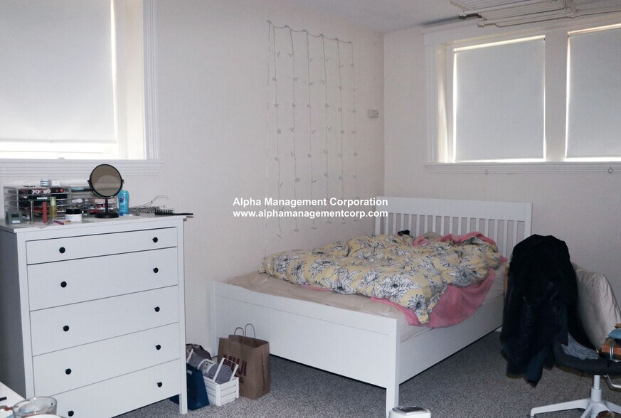 Building Photo - 20 Alton Pl