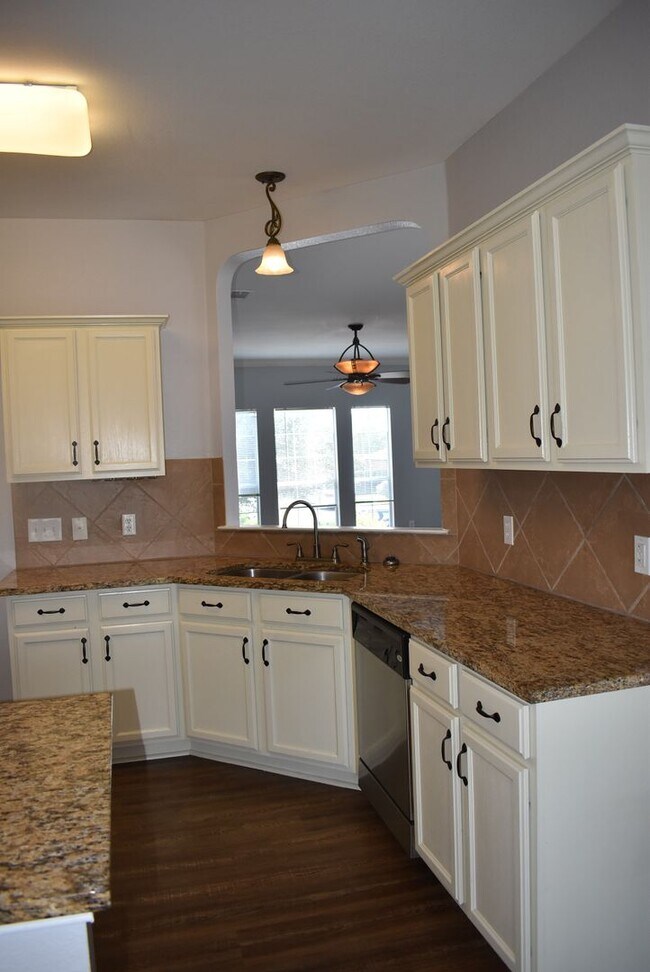Building Photo - 509 Lakota Ln