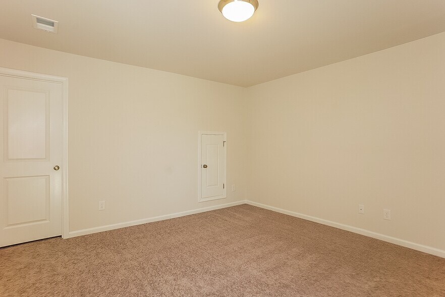 Building Photo - 745 Justify Lp
