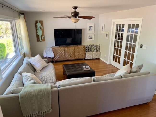 Building Photo - Single Family beauty in Greenville Sound