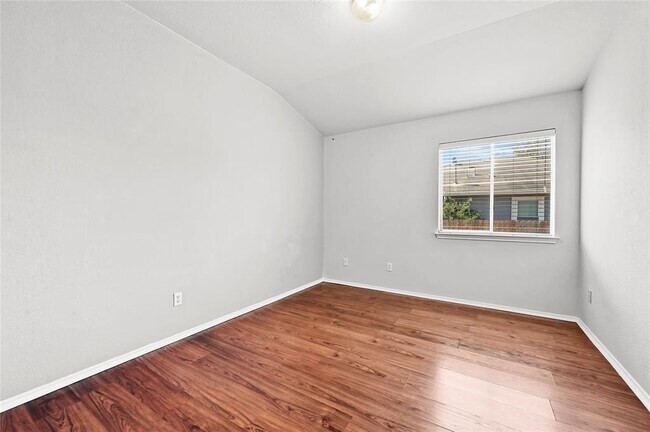 Building Photo - 267 Waterloo Dr