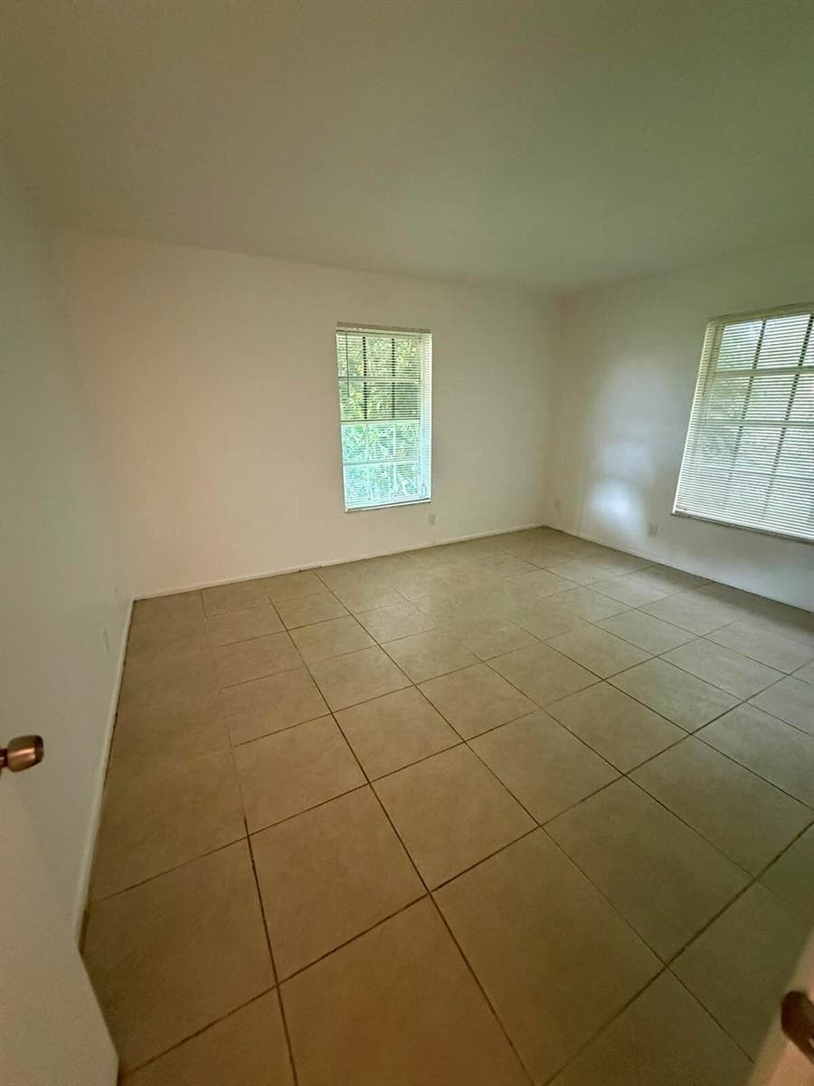 Building Photo - 4951 Wedgewood Way