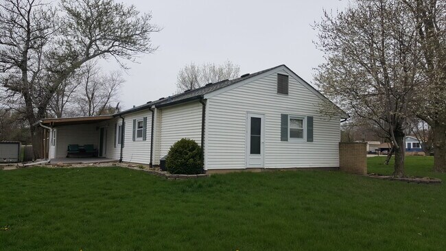 Building Photo - 21 E Romeo Rd