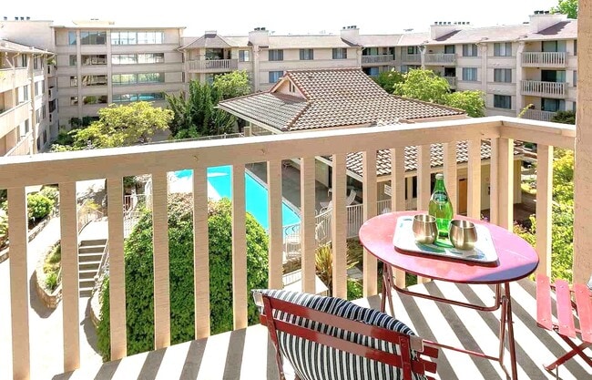 Building Photo - 1400 Carpentier St