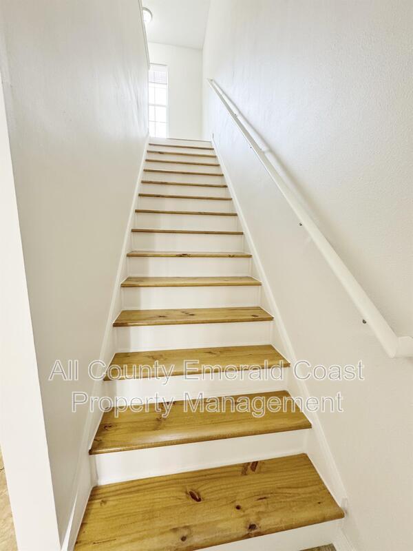 Building Photo - 293 Dahlquist Dr