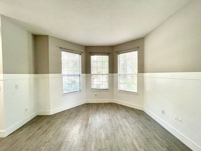 Building Photo - Gorgeous 3/2 Pool Home in Apopka's Parkside at Errol Estate!